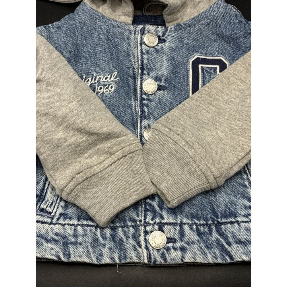 Baby Gap 6-12 Month Blue Denim Jacket NWT Snaps Pockets Fall/Winter/Boy/Girl
